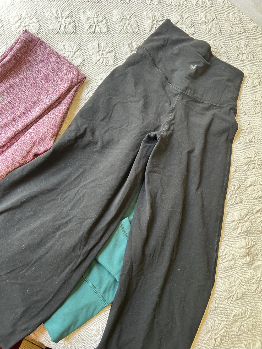 Wide Leg Black Yoga Pants - Brand Unspecified